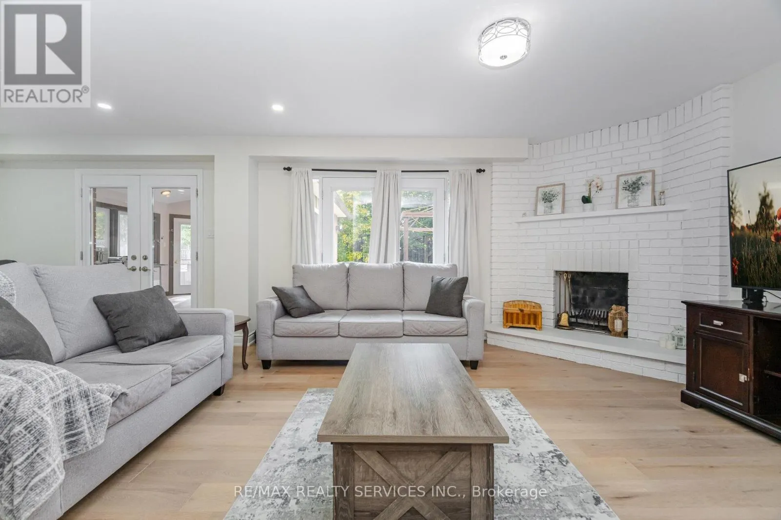 14 SNOWBERRY COURT