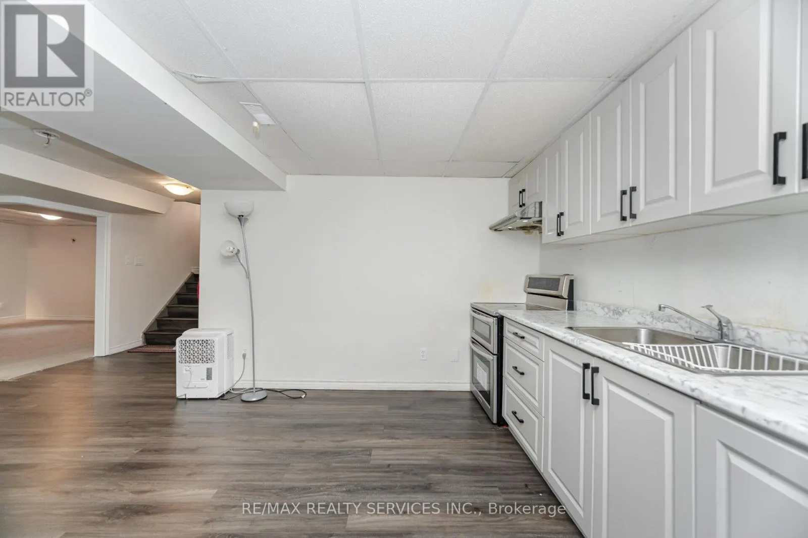 14 SNOWBERRY COURT