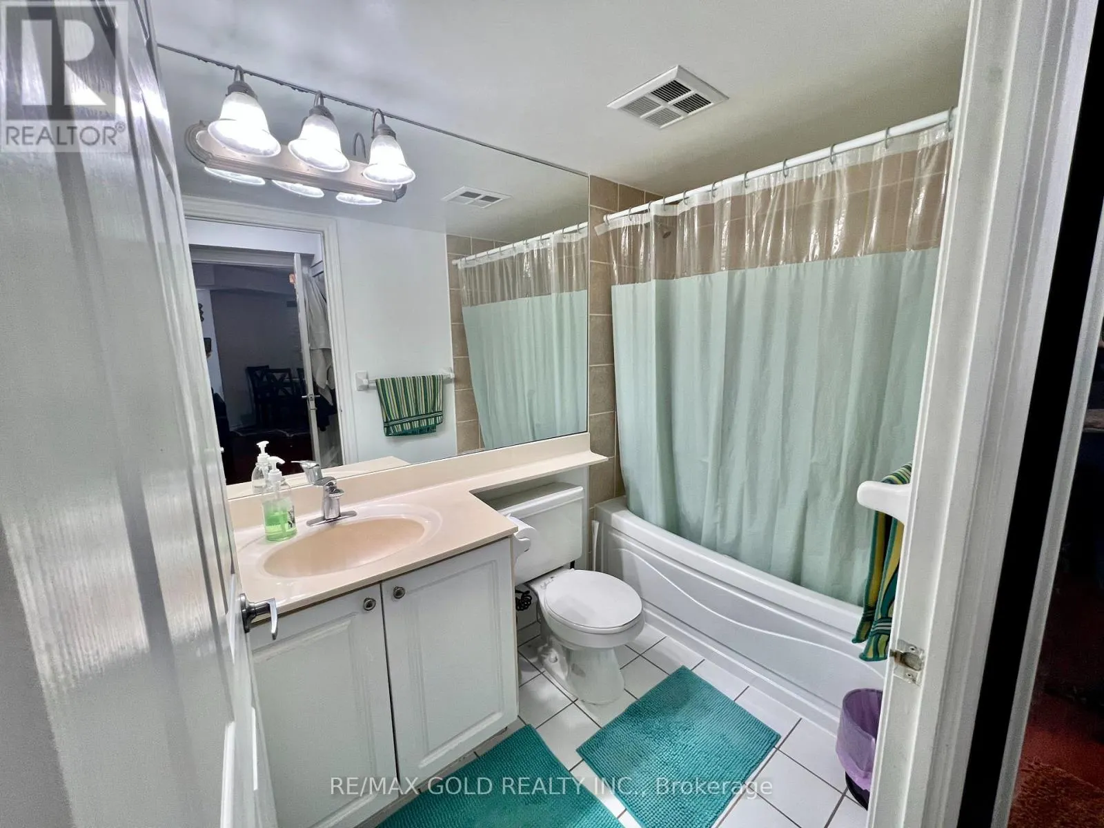 #2207 - 3880 DUKE OF YORK BOULEVARD