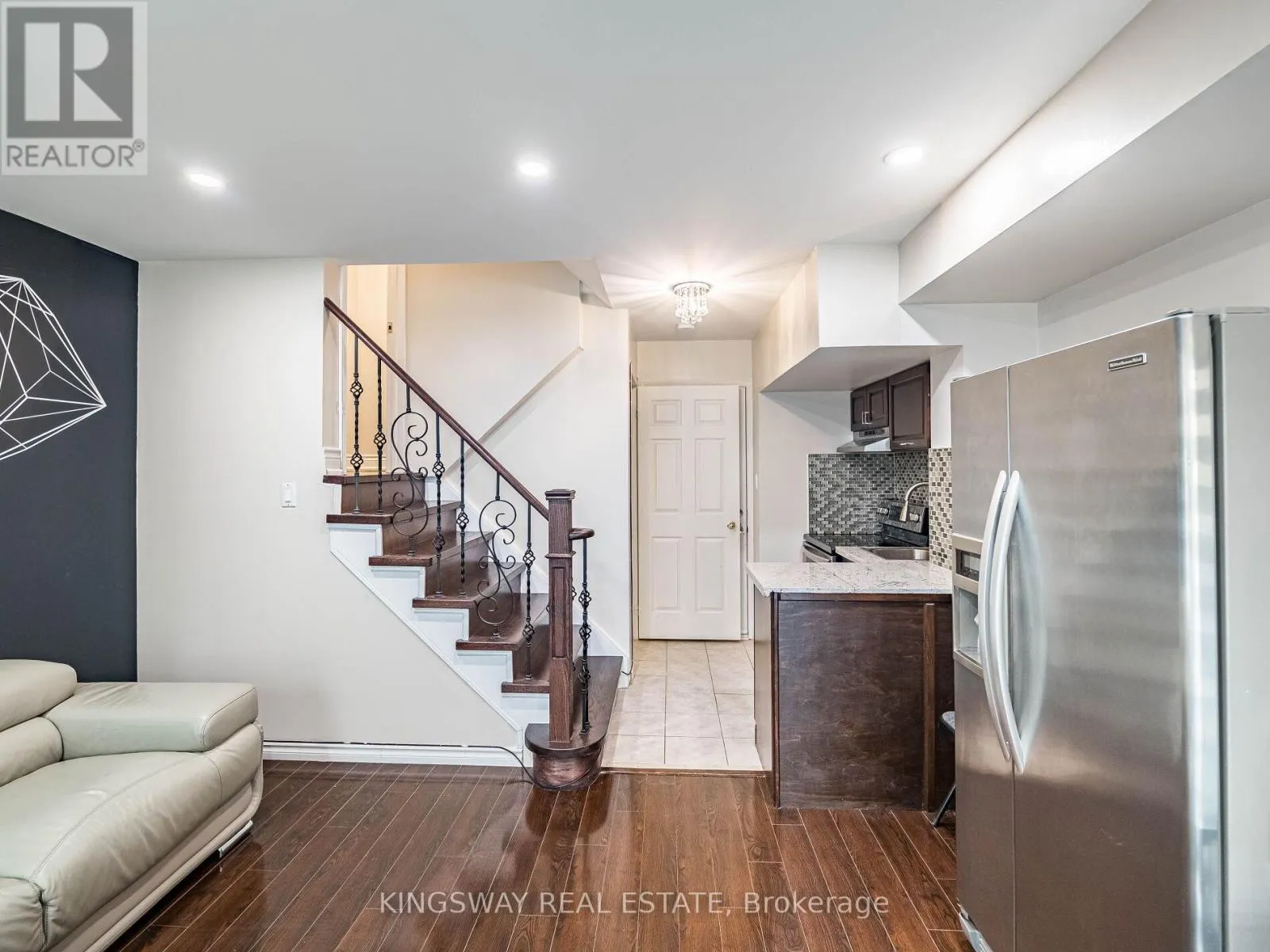 3221 REDPATH CIRCLE