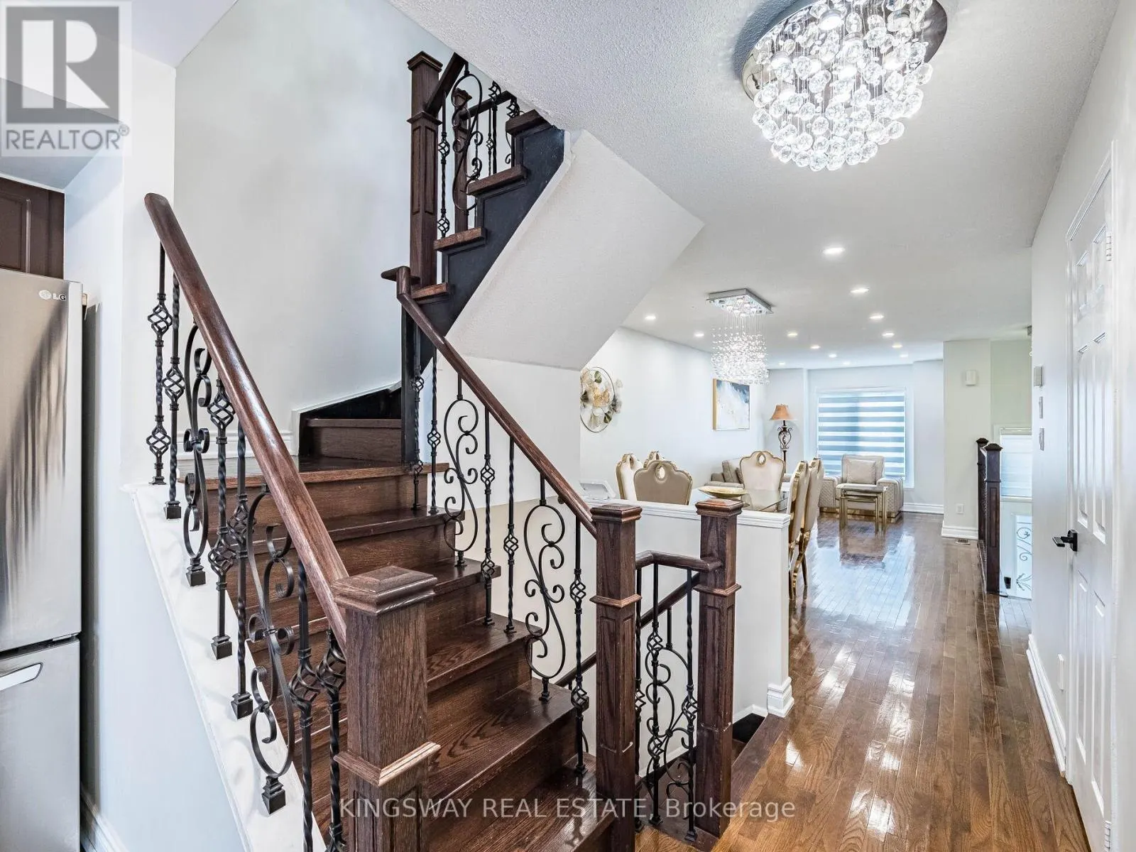 3221 REDPATH CIRCLE
