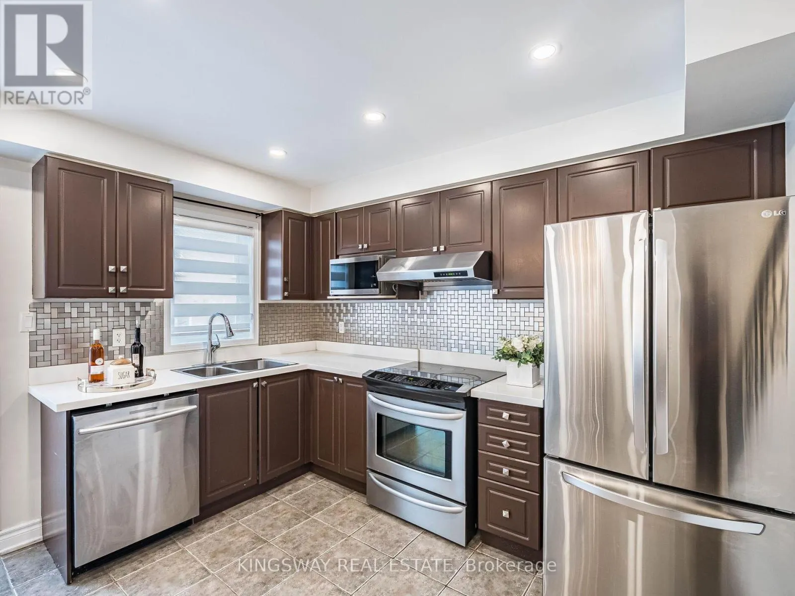 3221 REDPATH CIRCLE