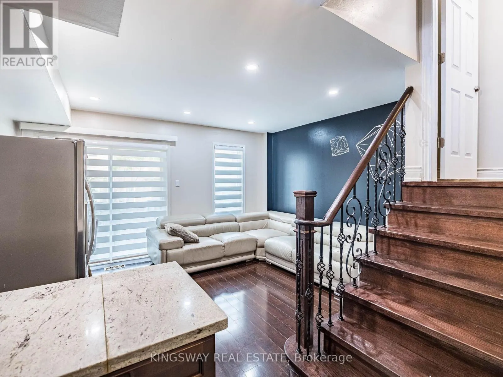 3221 REDPATH CIRCLE