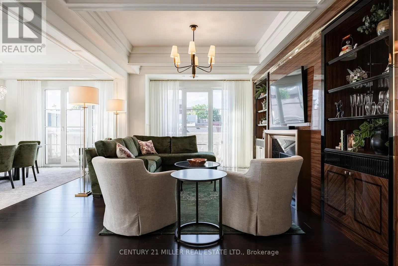 212 - 300 RANDALL STREET
