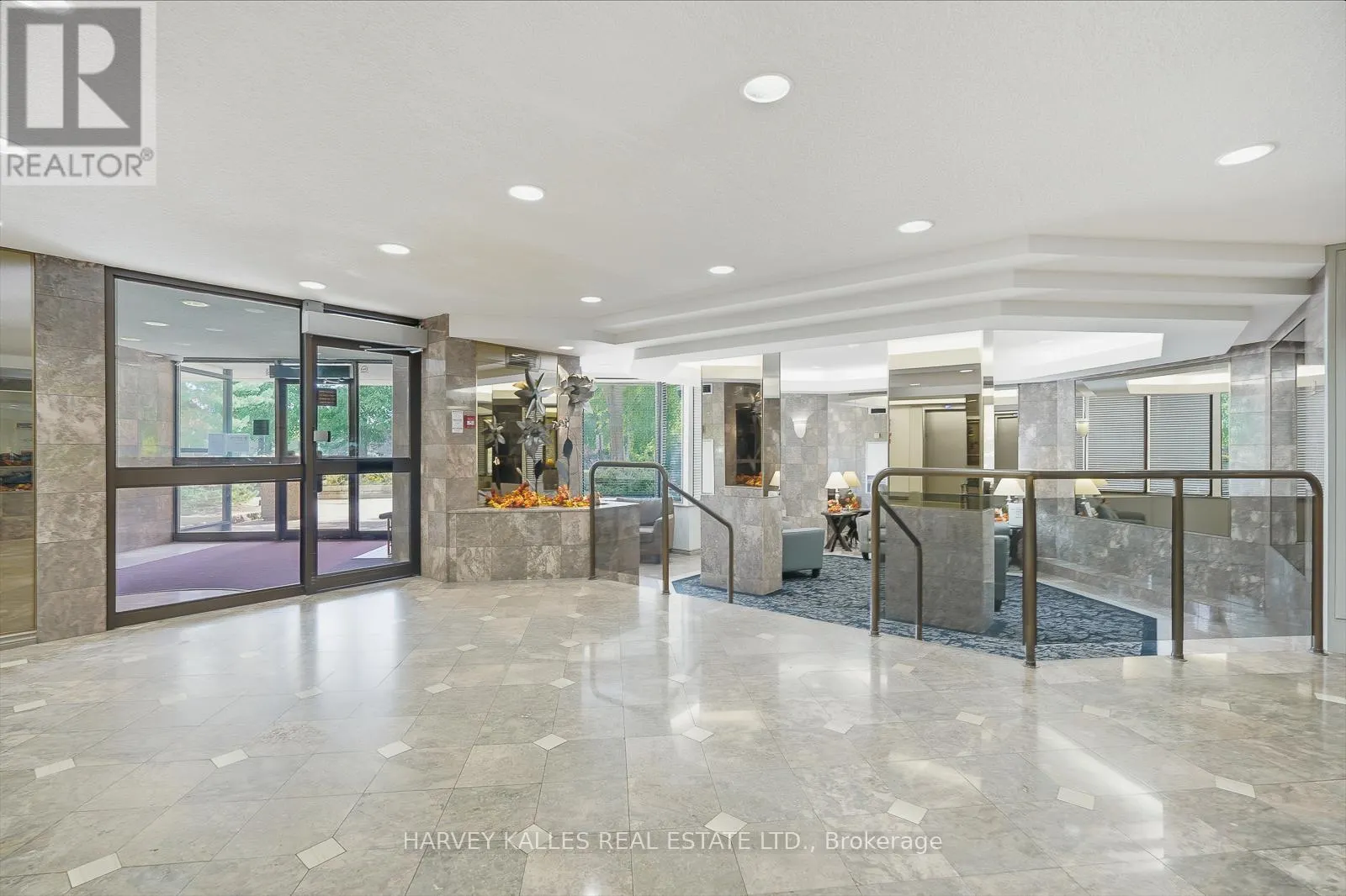 812 - 20 CHERRYTREE DRIVE