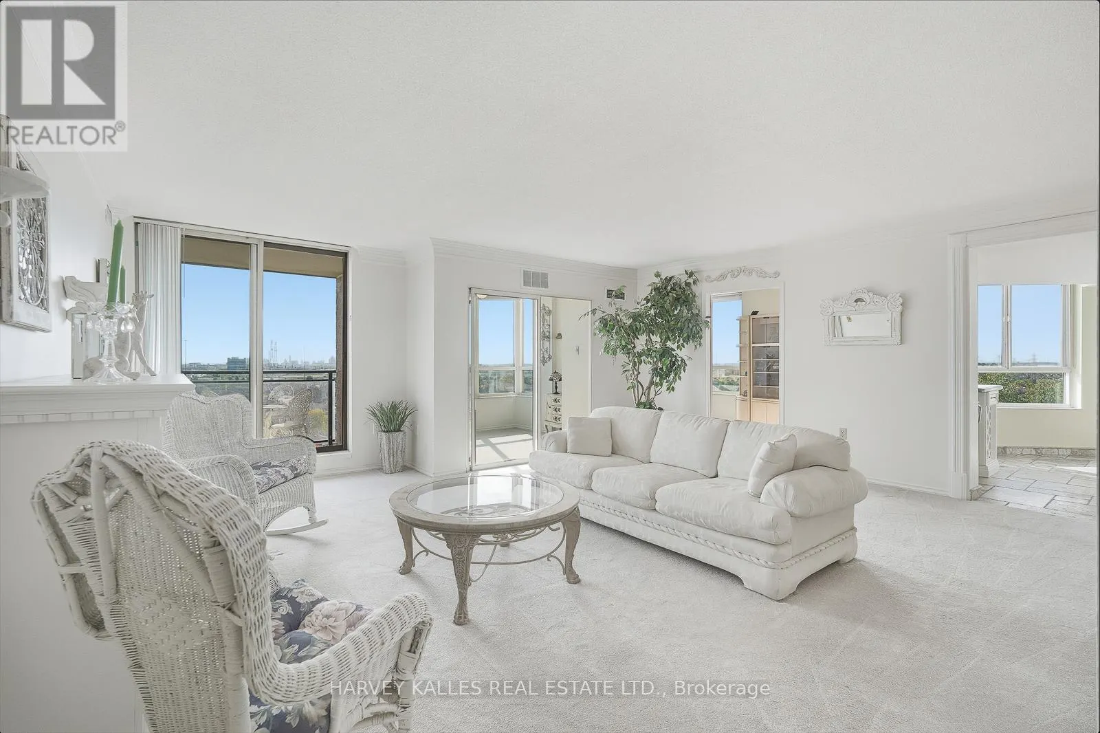 812 - 20 CHERRYTREE DRIVE