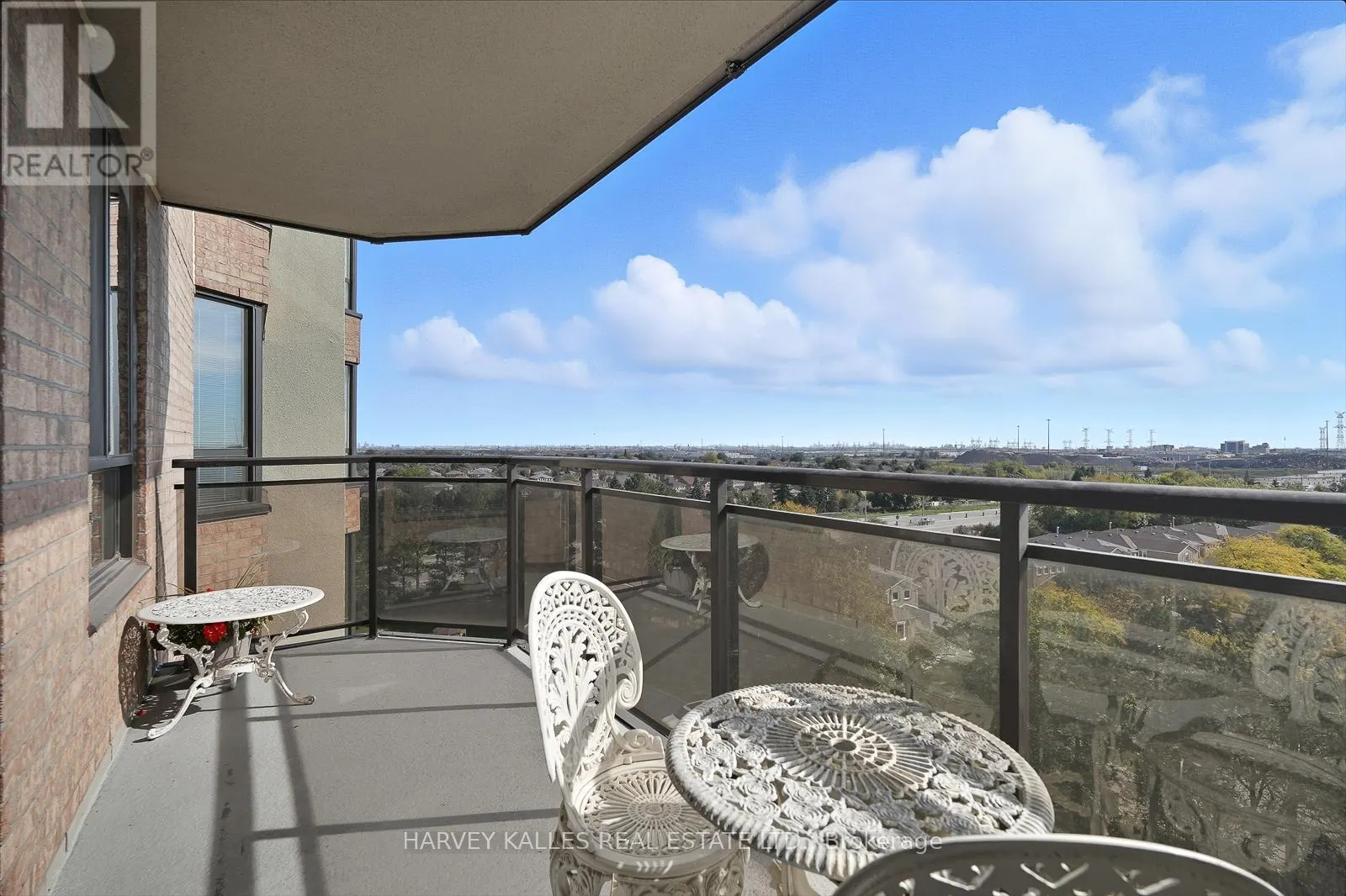 812 - 20 CHERRYTREE DRIVE