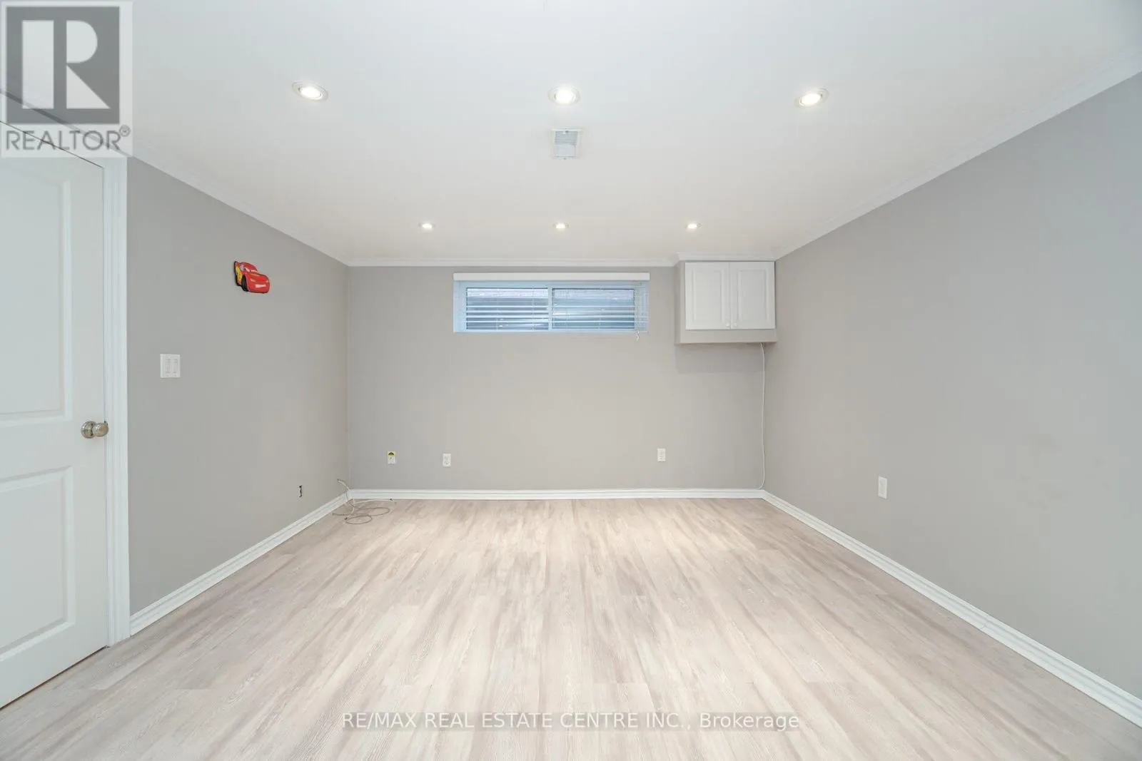 292 KINGSLEIGH COURT