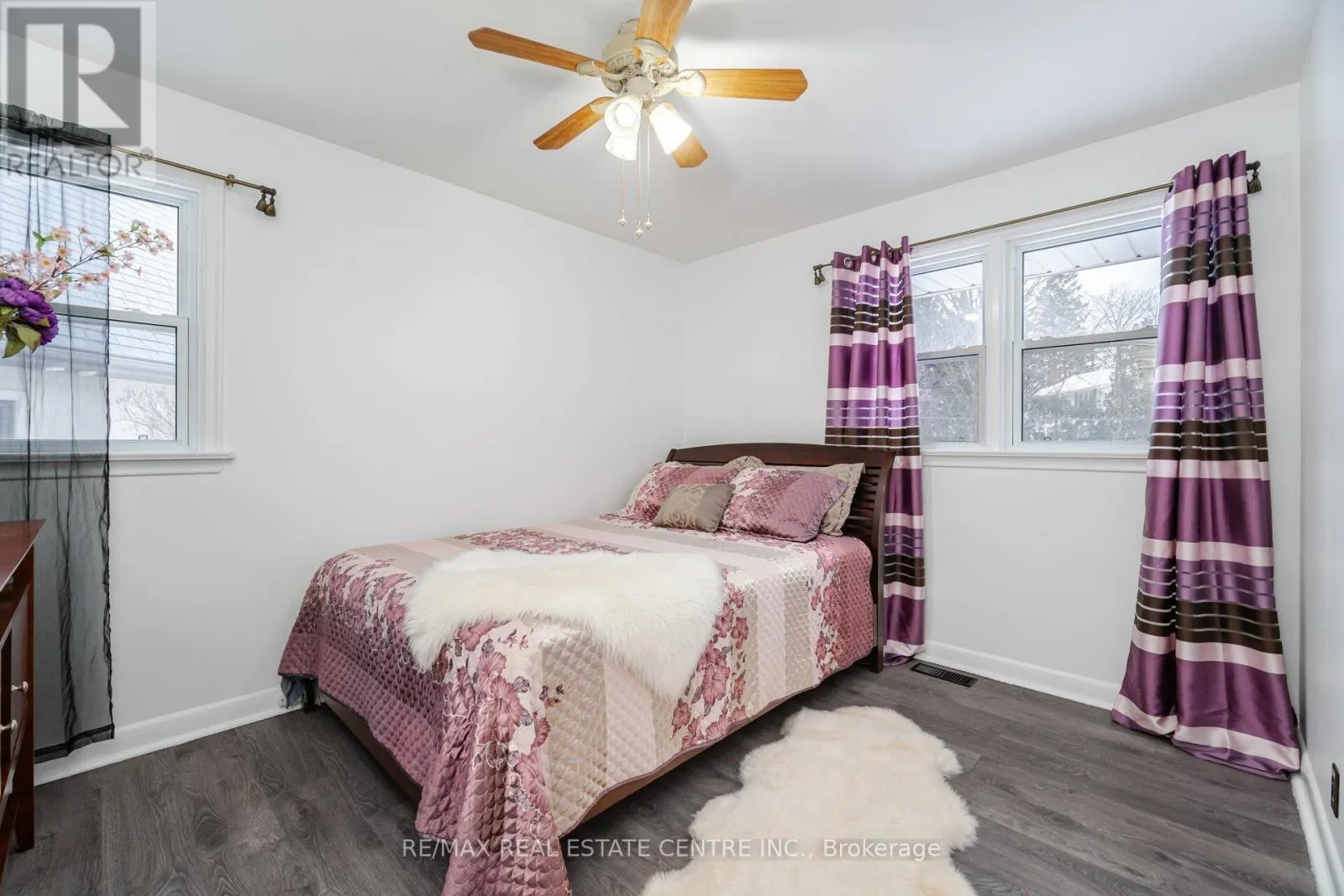 292 KINGSLEIGH COURT