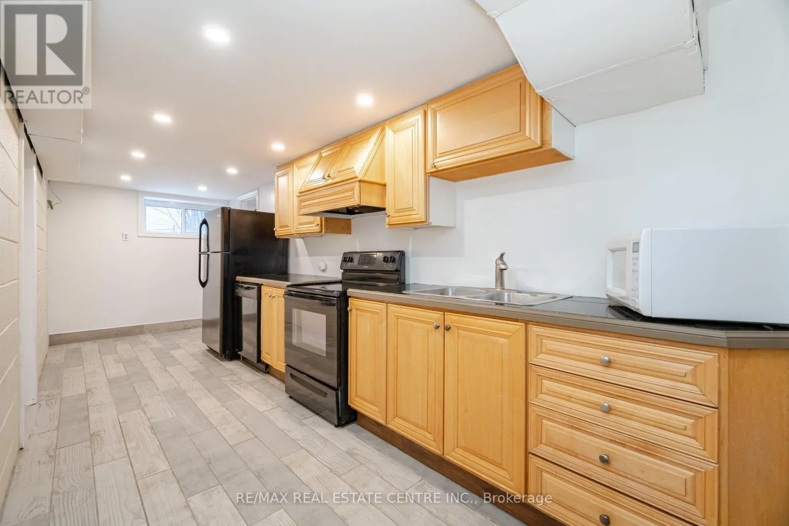 292 KINGSLEIGH COURT