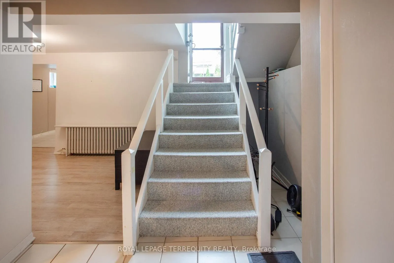 BASEMENT - 10 NORTHCLIFFE BOULEVARD