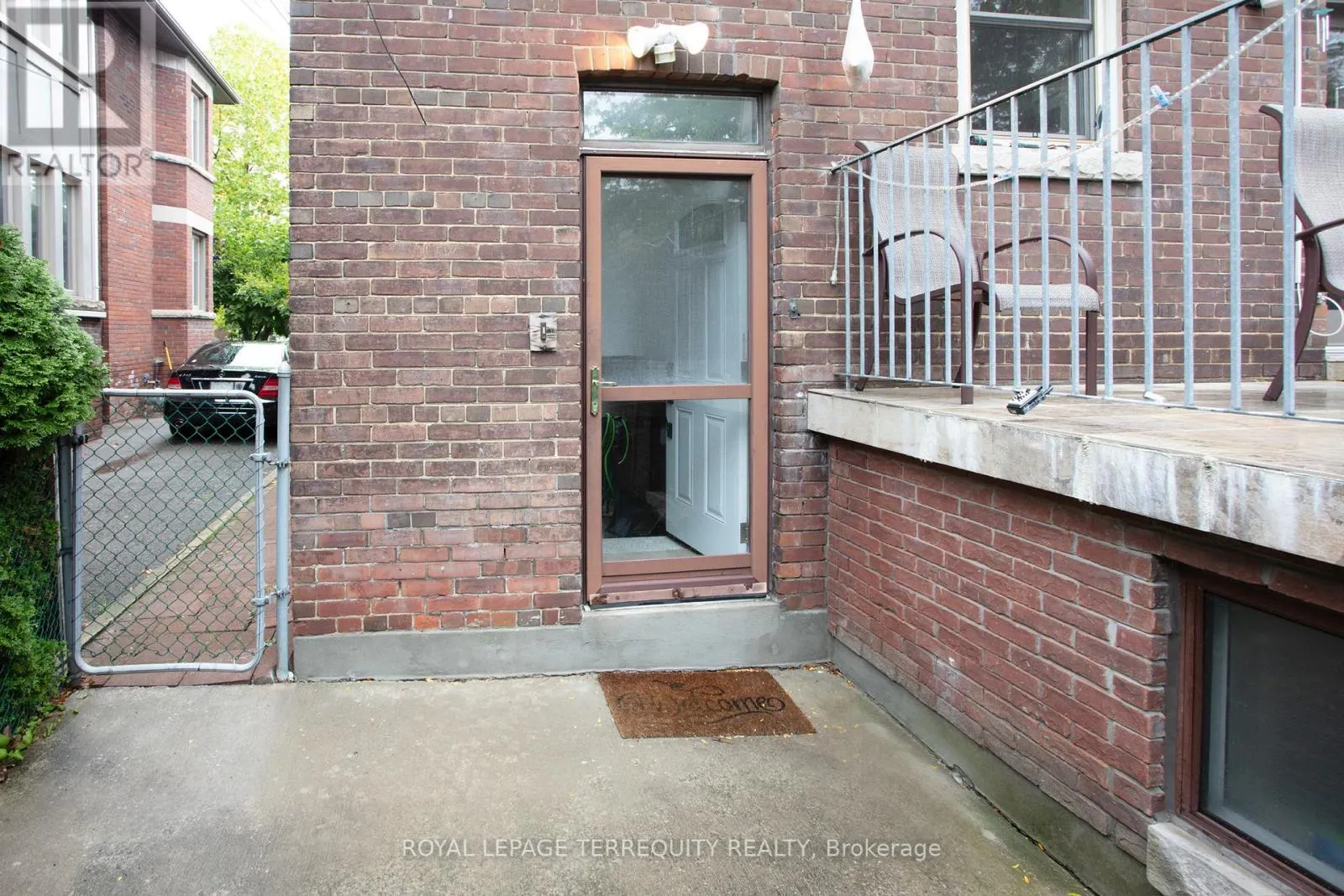 BASEMENT - 10 NORTHCLIFFE BOULEVARD