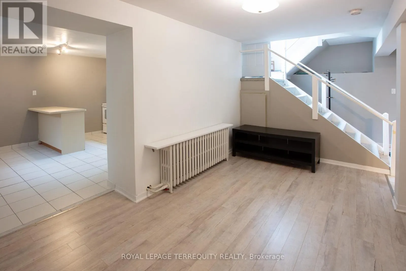 BASEMENT - 10 NORTHCLIFFE BOULEVARD