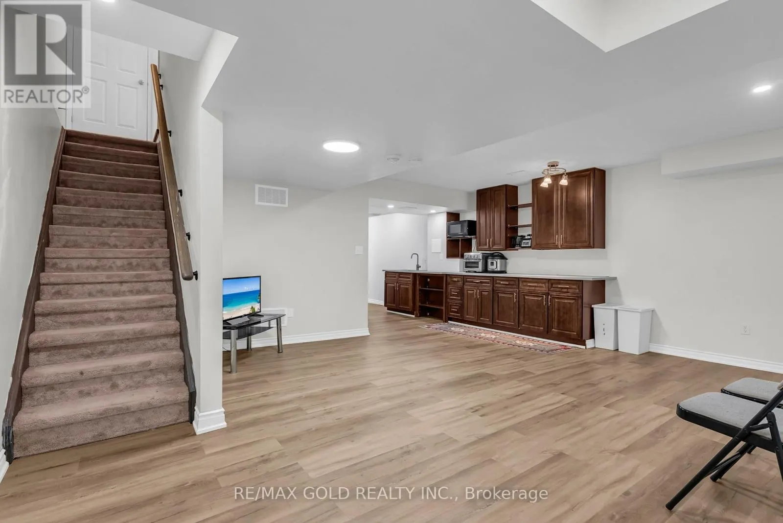 564 BESSBOROUGH DRIVE