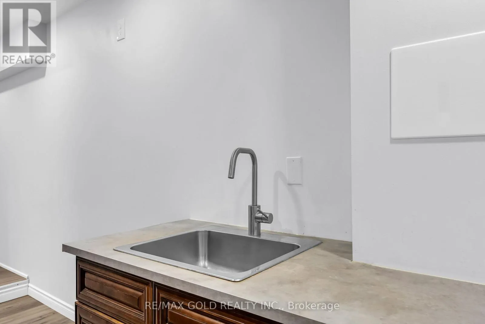 564 BESSBOROUGH DRIVE