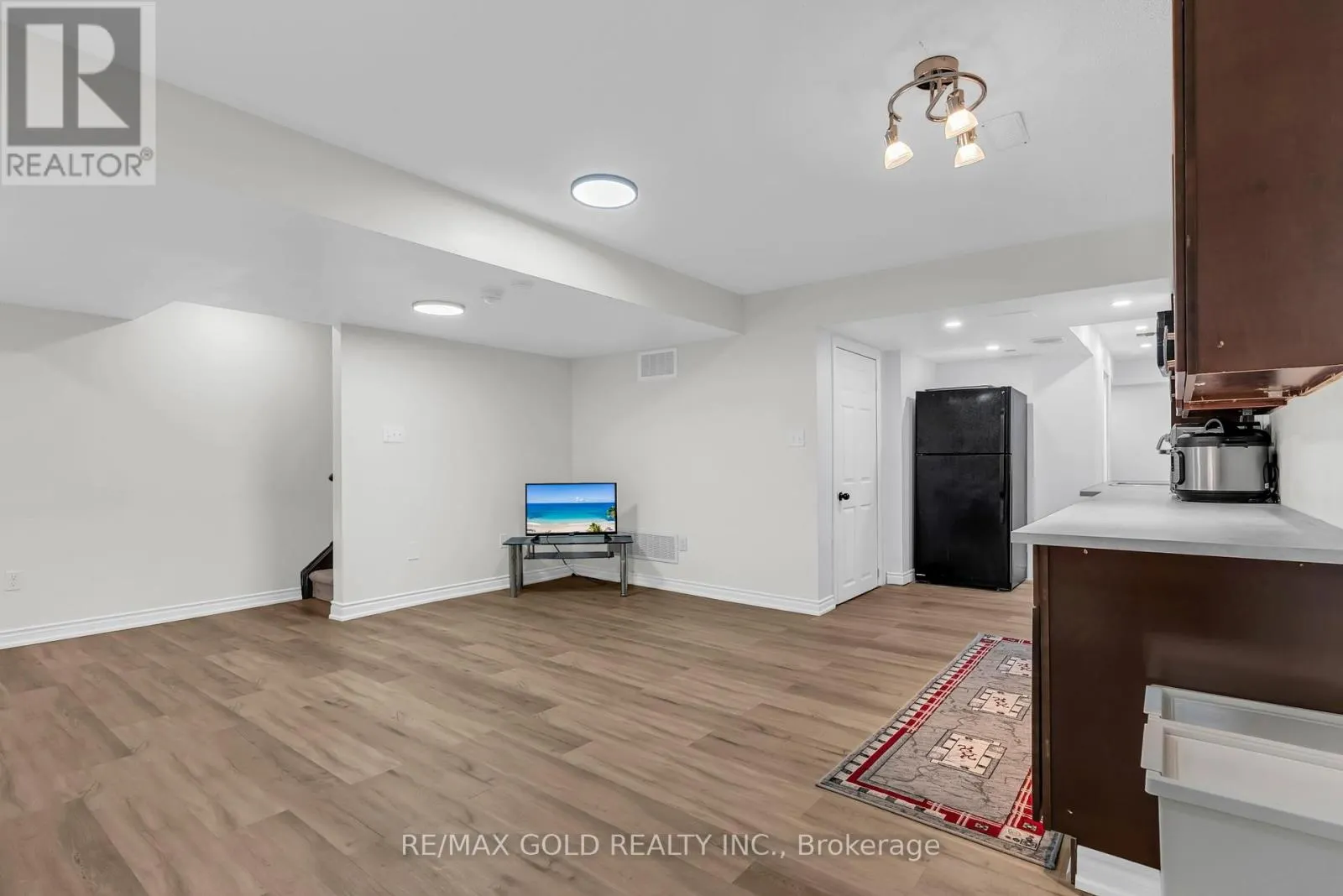 564 BESSBOROUGH DRIVE