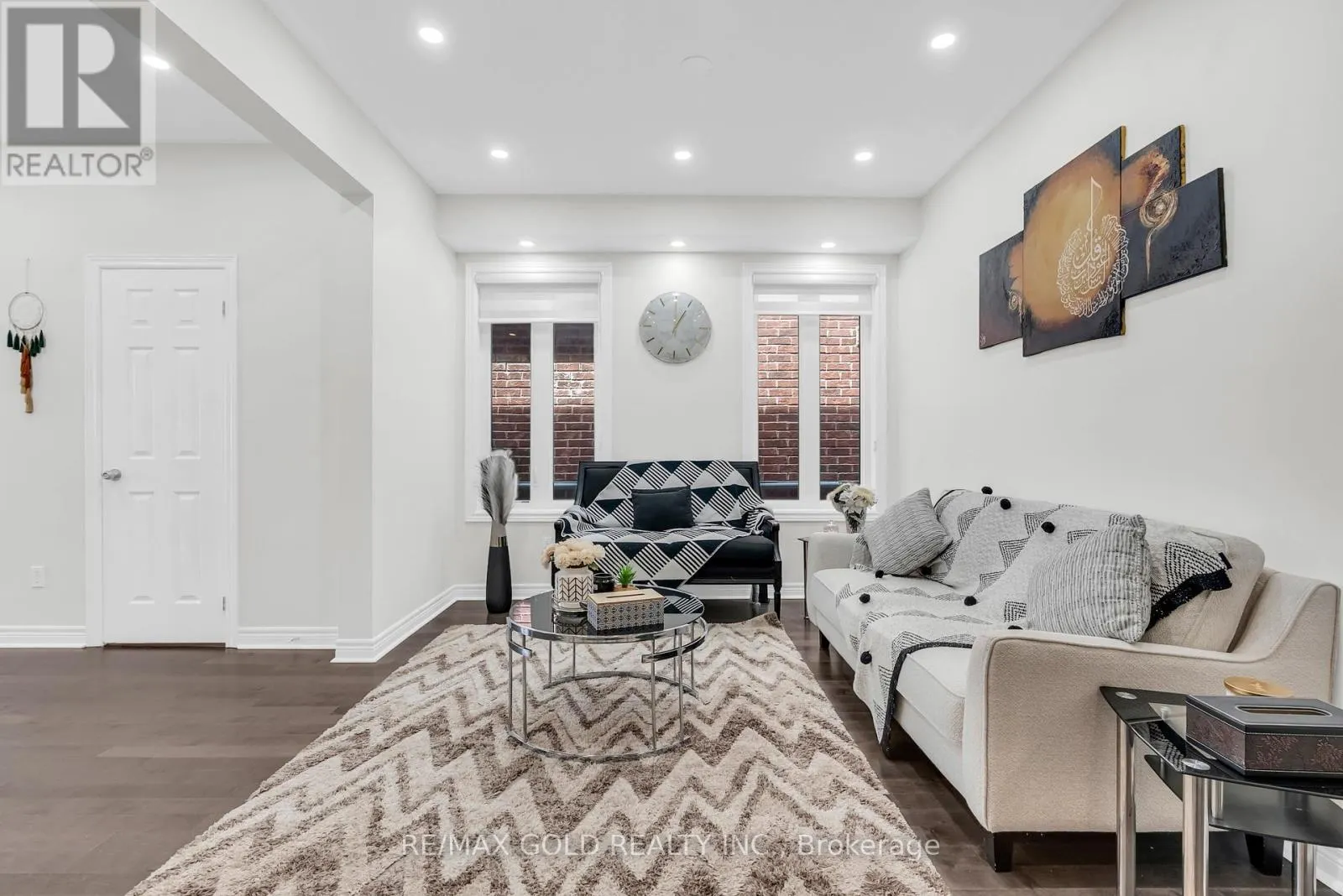 564 BESSBOROUGH DRIVE