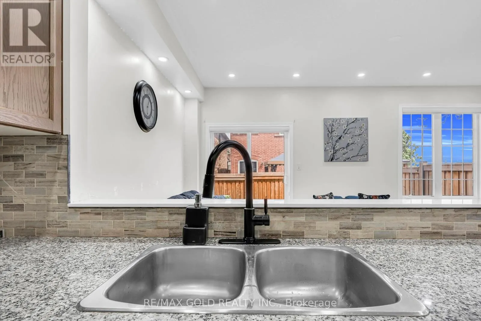 564 BESSBOROUGH DRIVE