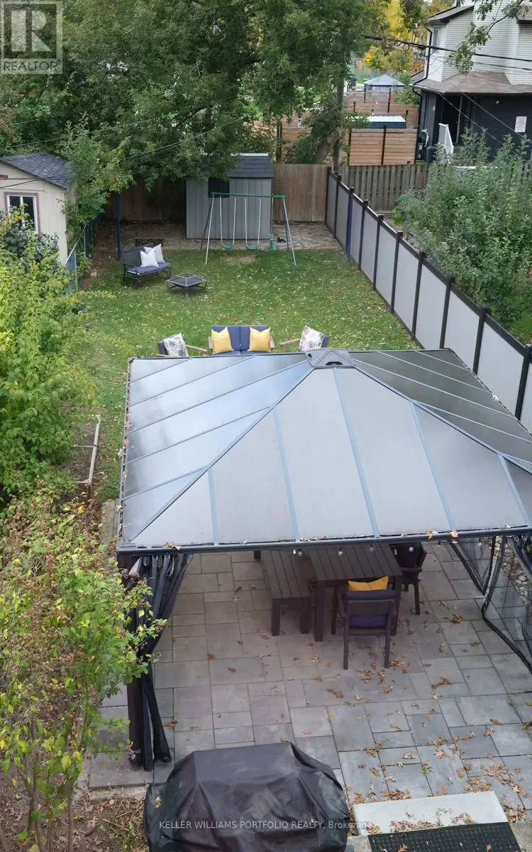 39 SILVERTHORN AVENUE