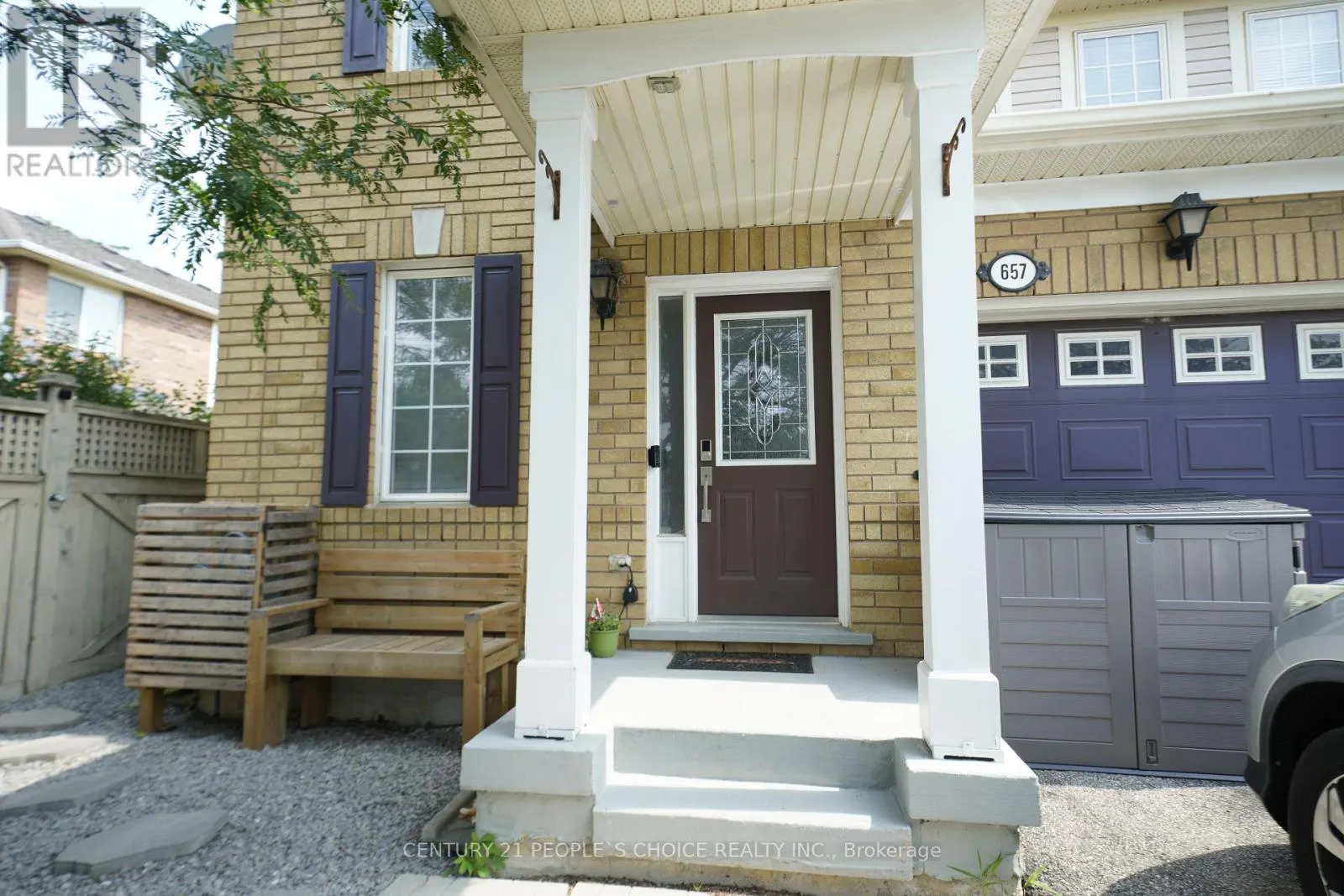 UPPER - 657 THOMPSON ROAD S