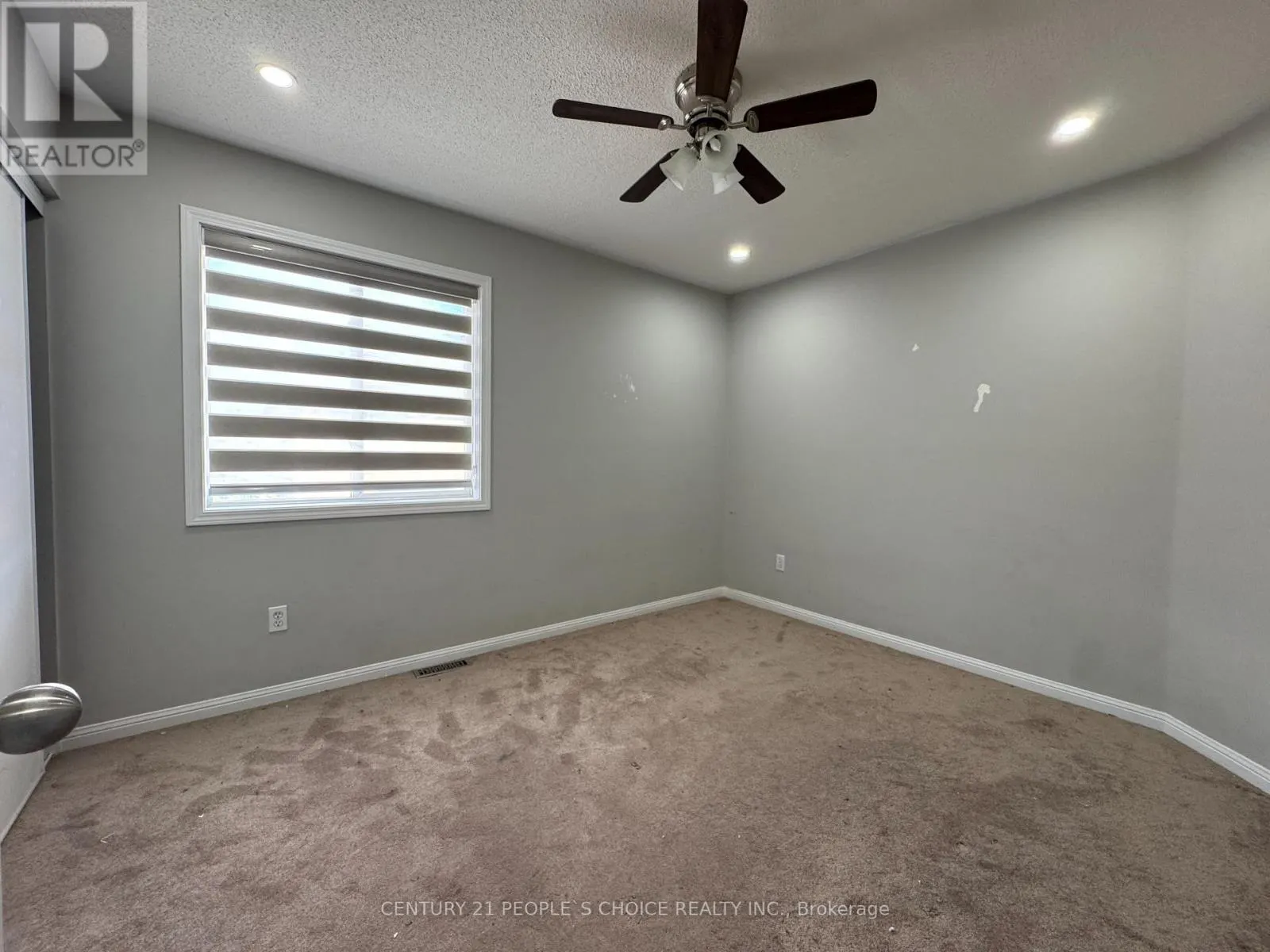 UPPER - 657 THOMPSON ROAD S
