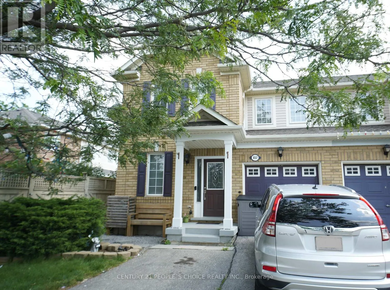 UPPER - 657 THOMPSON ROAD S