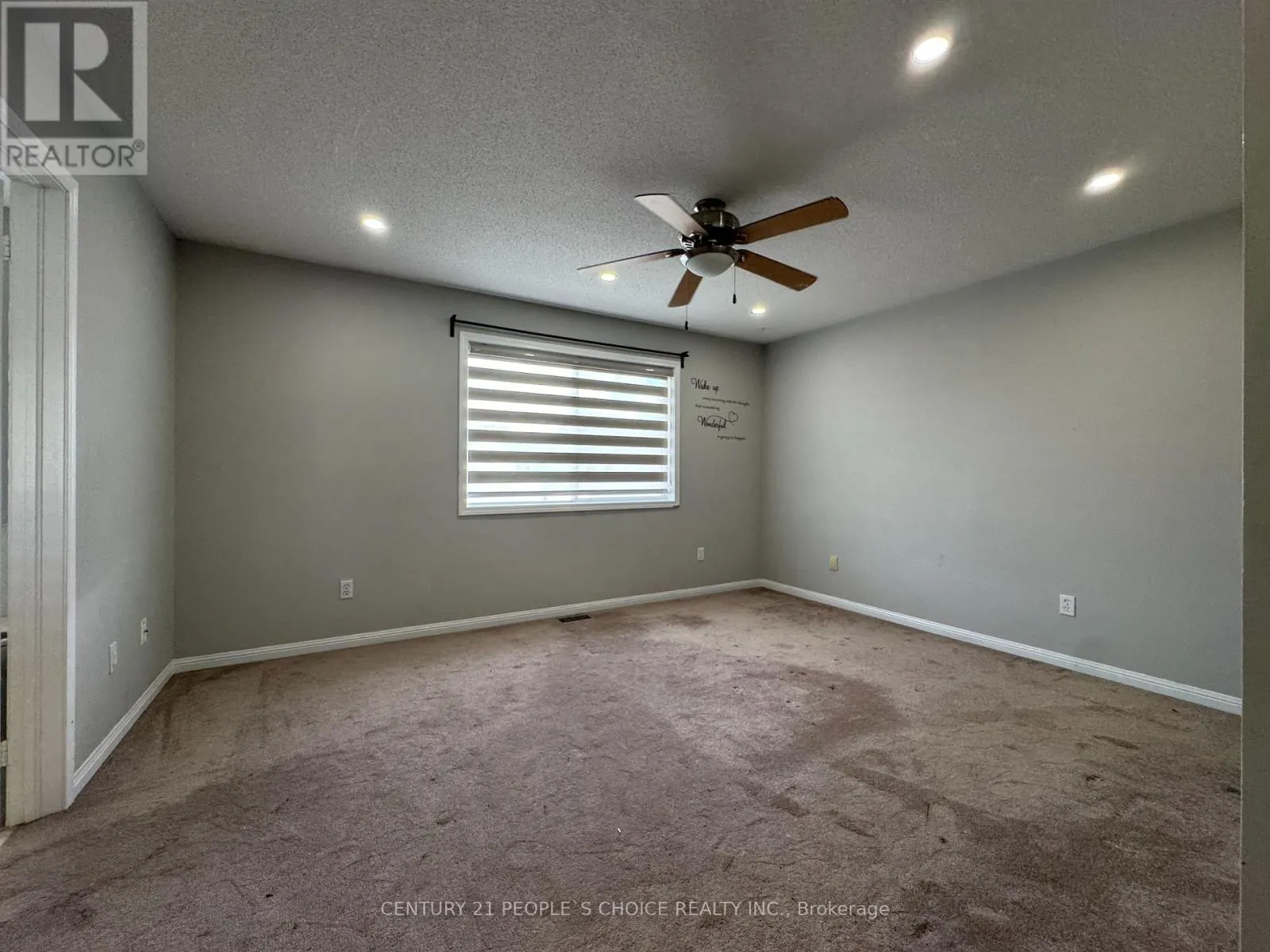 UPPER - 657 THOMPSON ROAD S