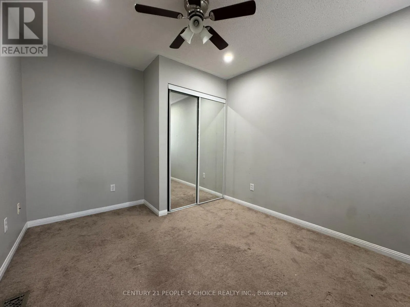UPPER - 657 THOMPSON ROAD S