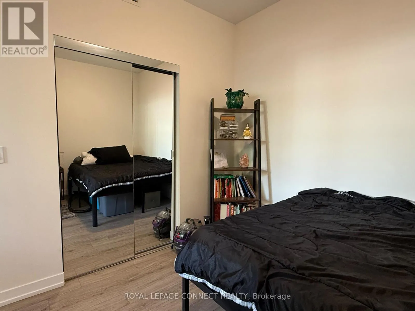 112 - 2300 ST CLAIR AVENUE W