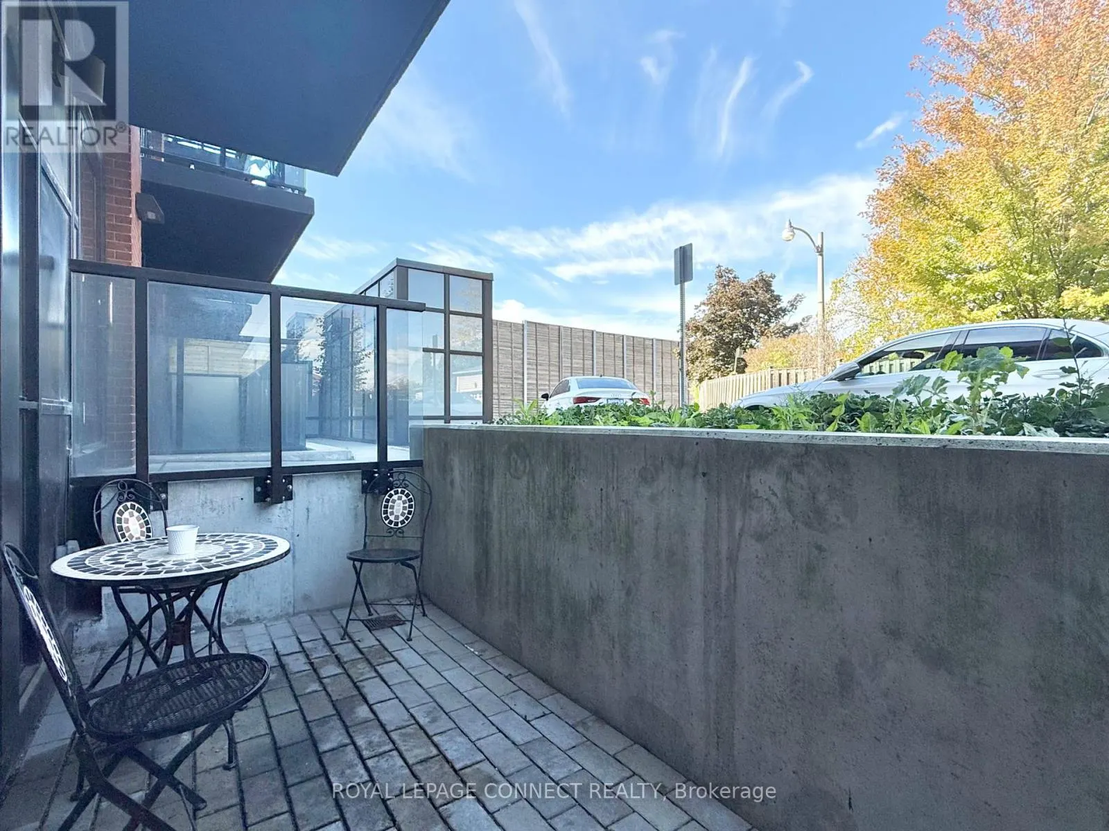 112 - 2300 ST CLAIR AVENUE W