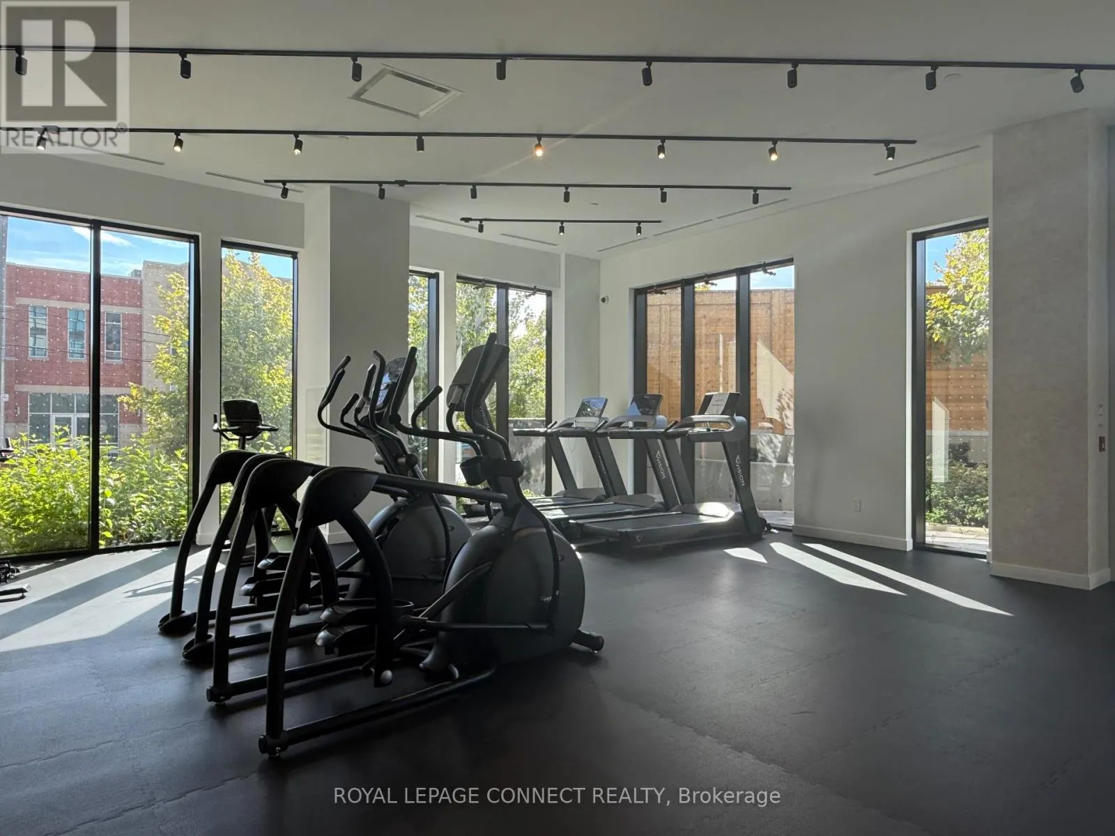 112 - 2300 ST CLAIR AVENUE W