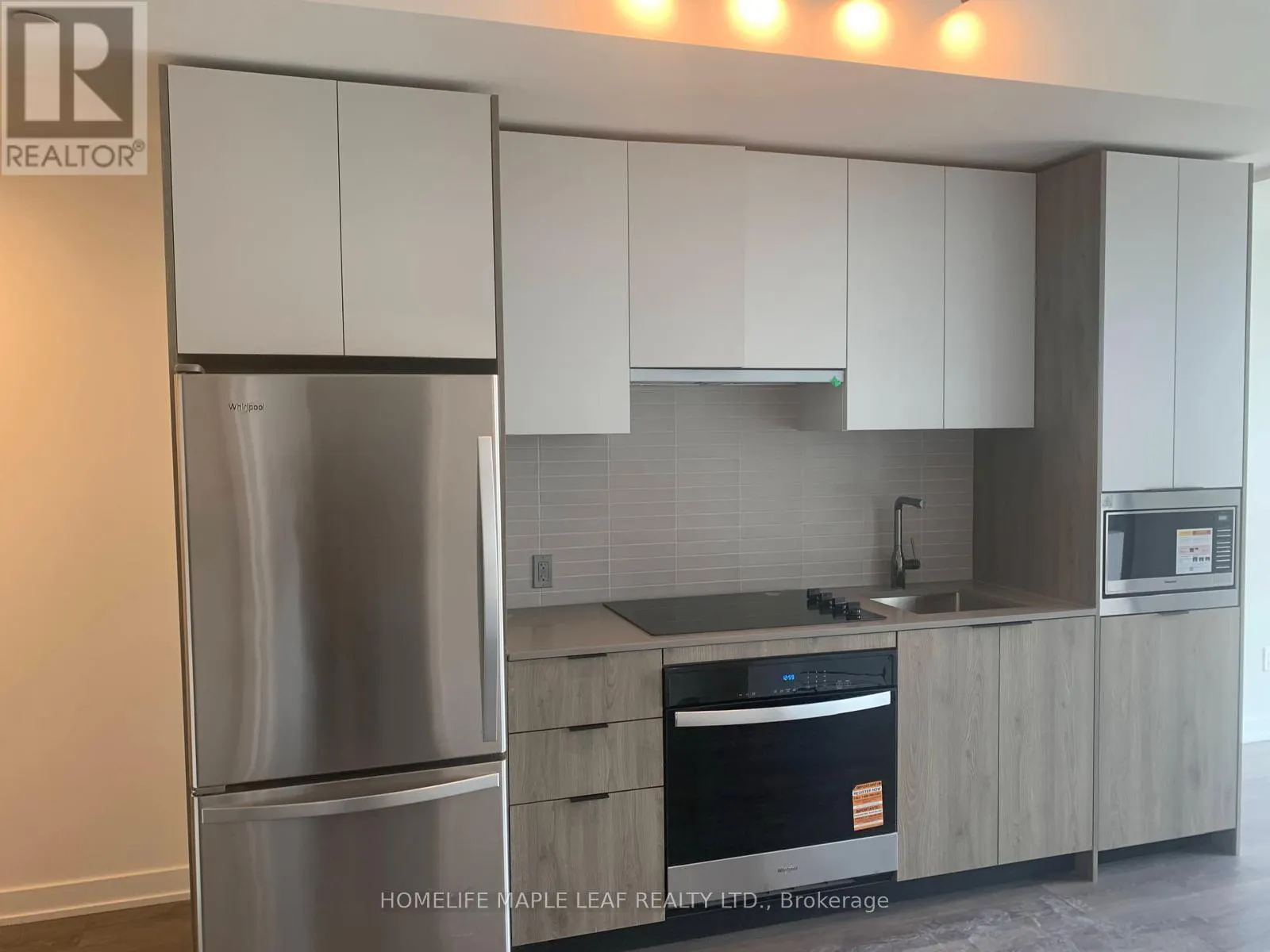 311 - 1007 THE QUEENSWAY AVENUE