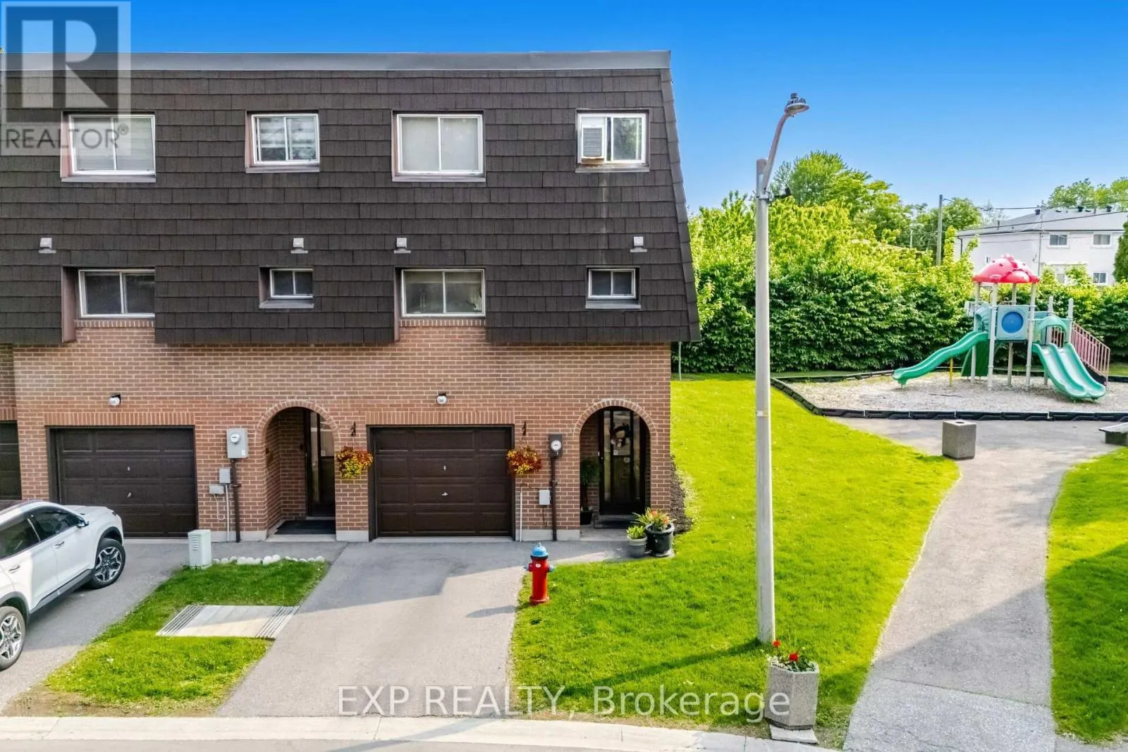 136 DARRAS COURT