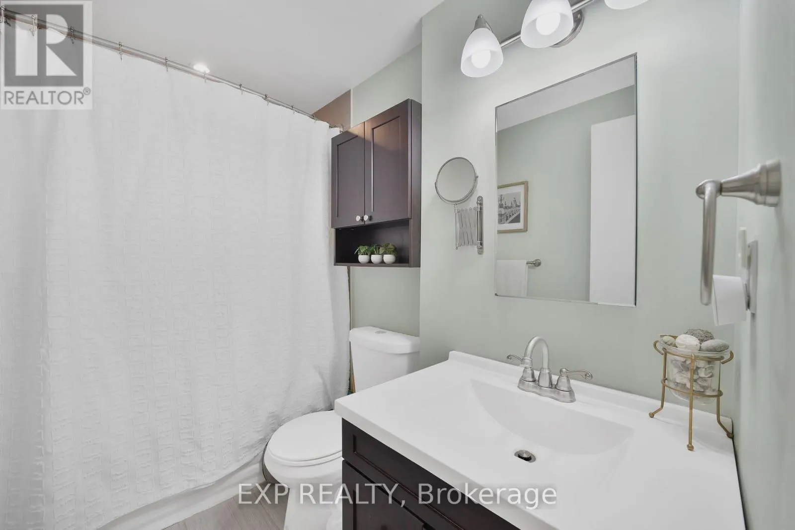 136 DARRAS COURT