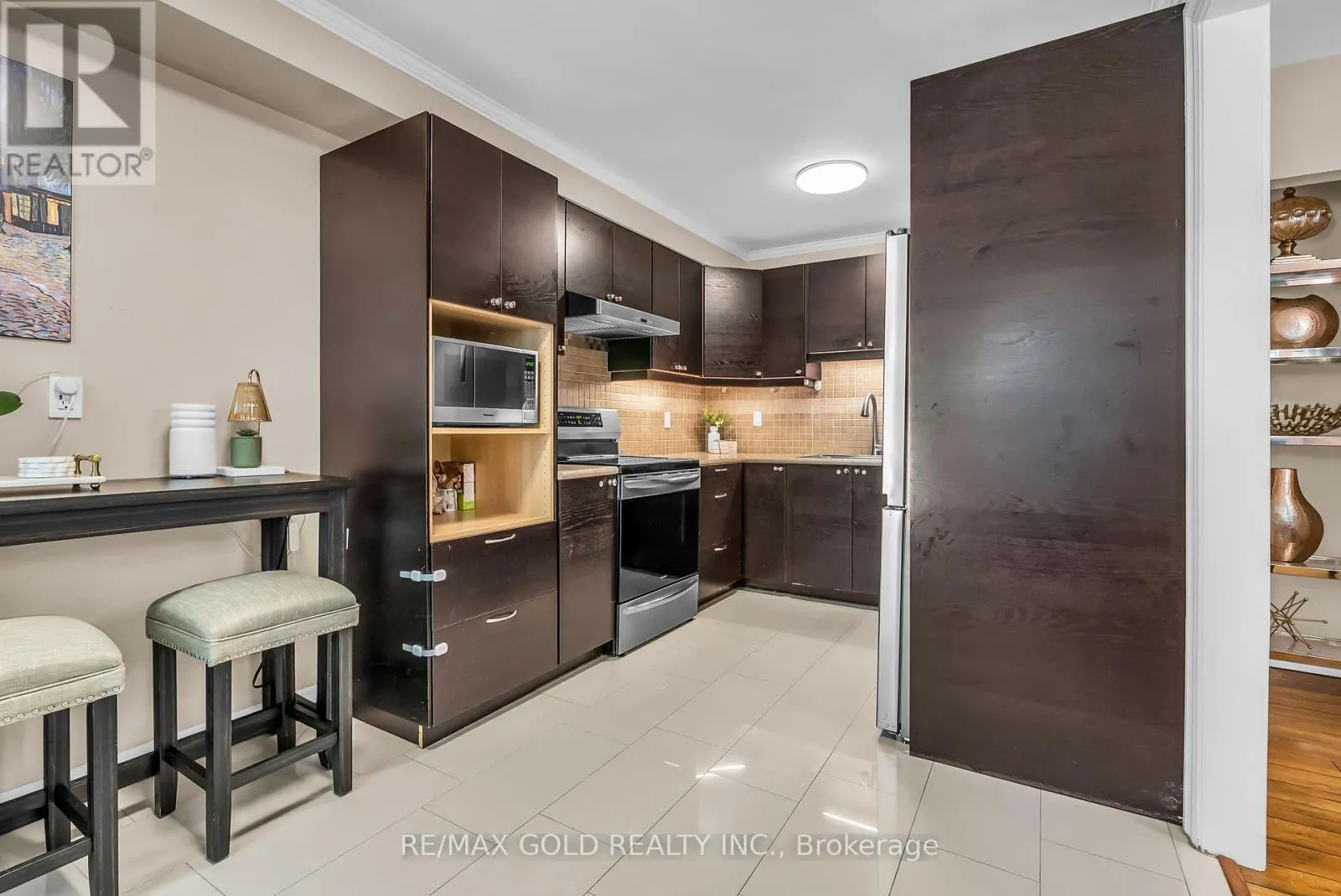 7 - 3065 LENESTER DRIVE