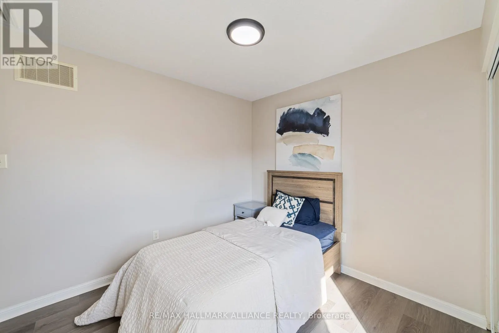 402 SCHREYER CRESCENT
