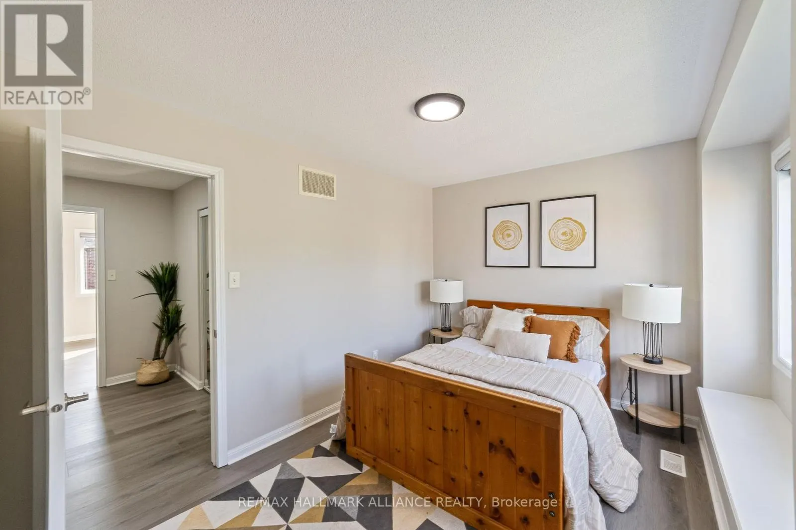 402 SCHREYER CRESCENT