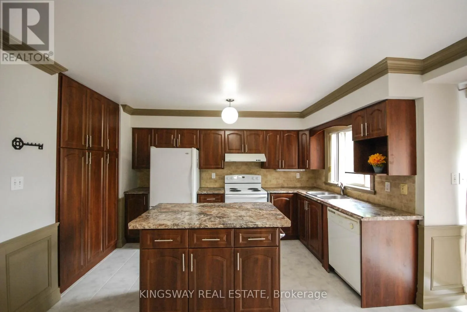 71 - 1480 BRITANNIA ROAD W