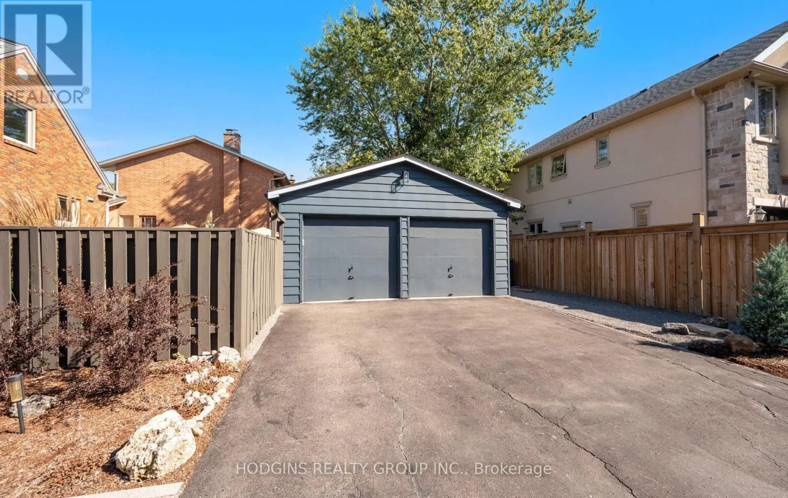 1319 LAKEBREEZE DRIVE