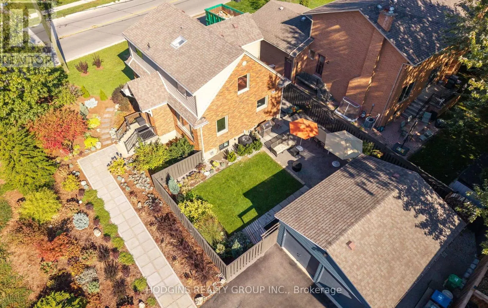 1319 LAKEBREEZE DRIVE
