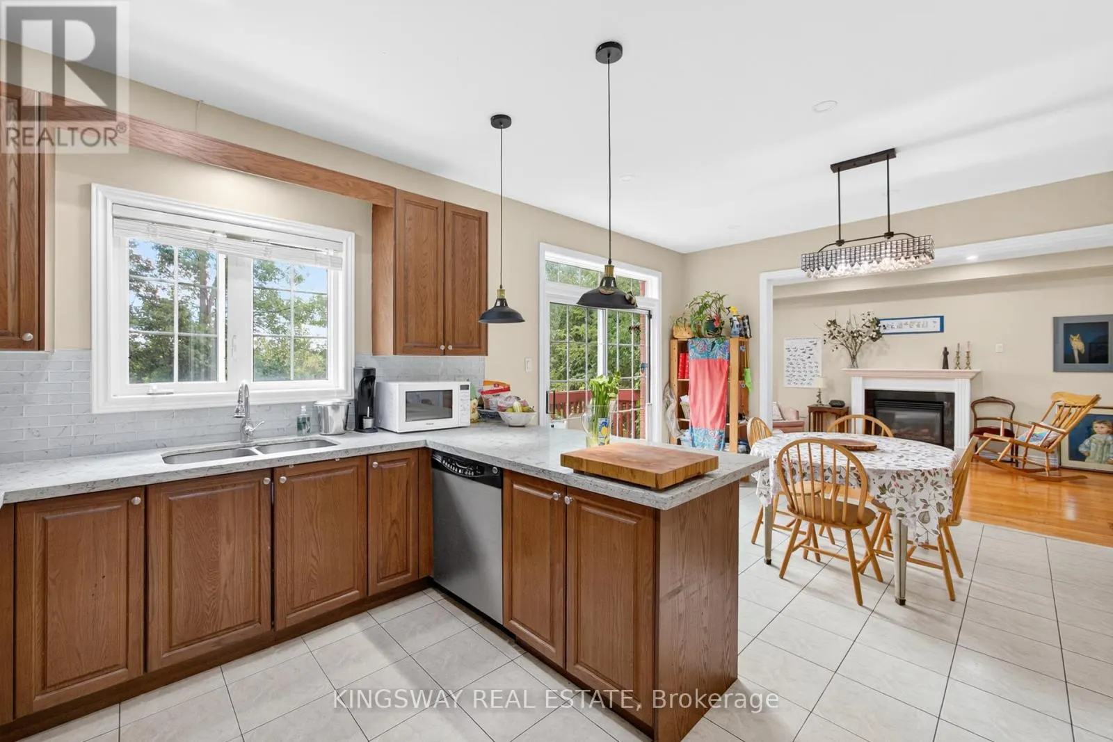 284 HOLMES CRESCENT