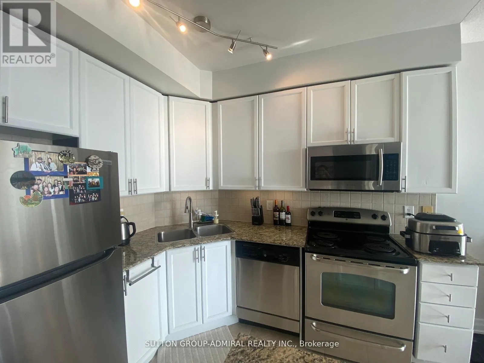 1909 - 225 WEBB DRIVE