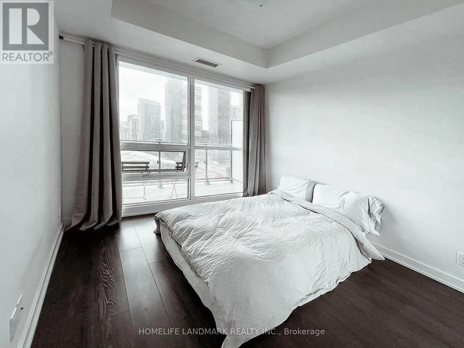 1706 - 2220 LAKESHORE BOULEVARD W