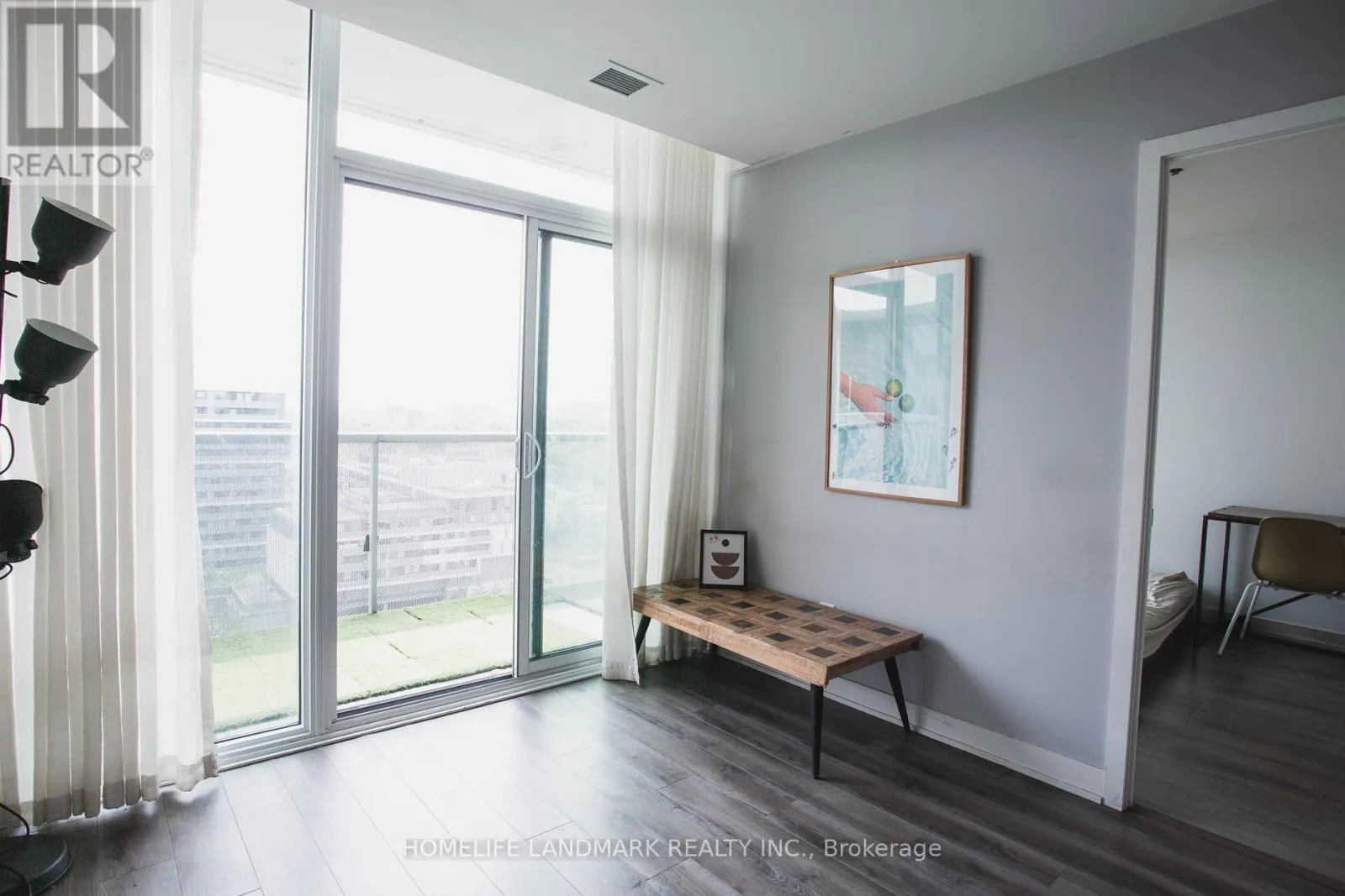 1522 - 160 FLEMINGTON ROAD