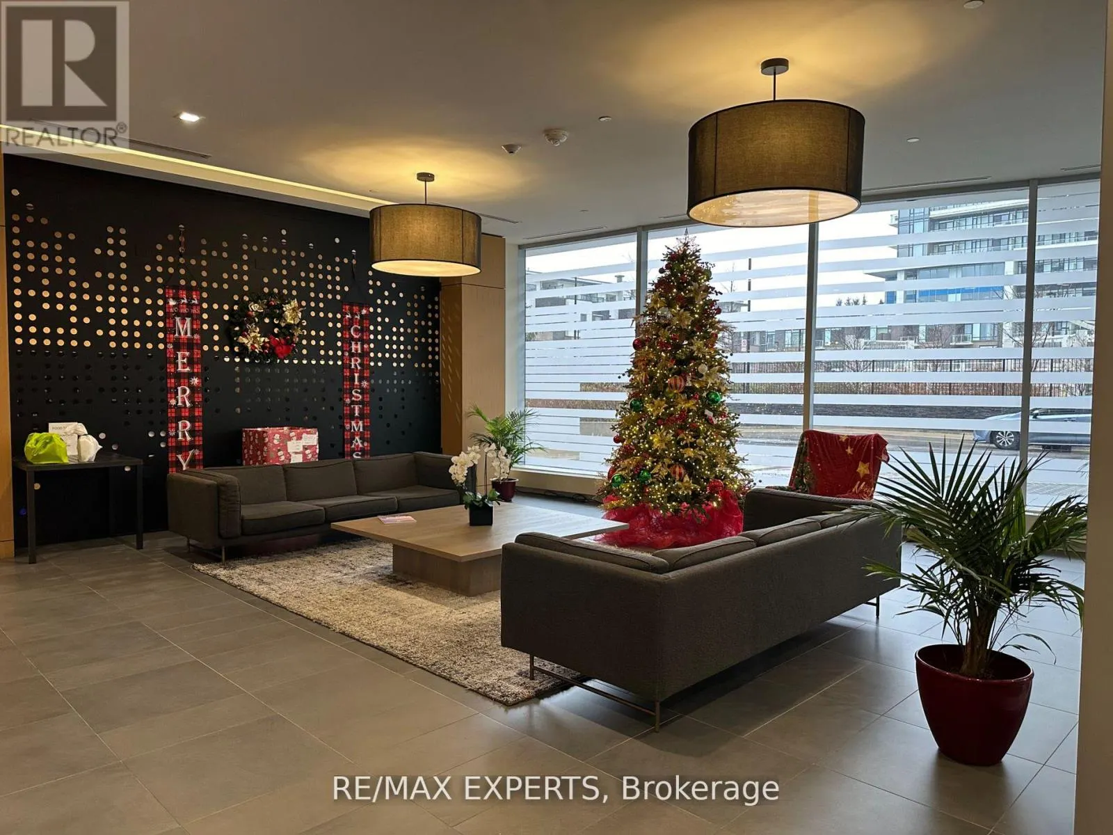 1711 - 2520 EGLINTON AVENUE W