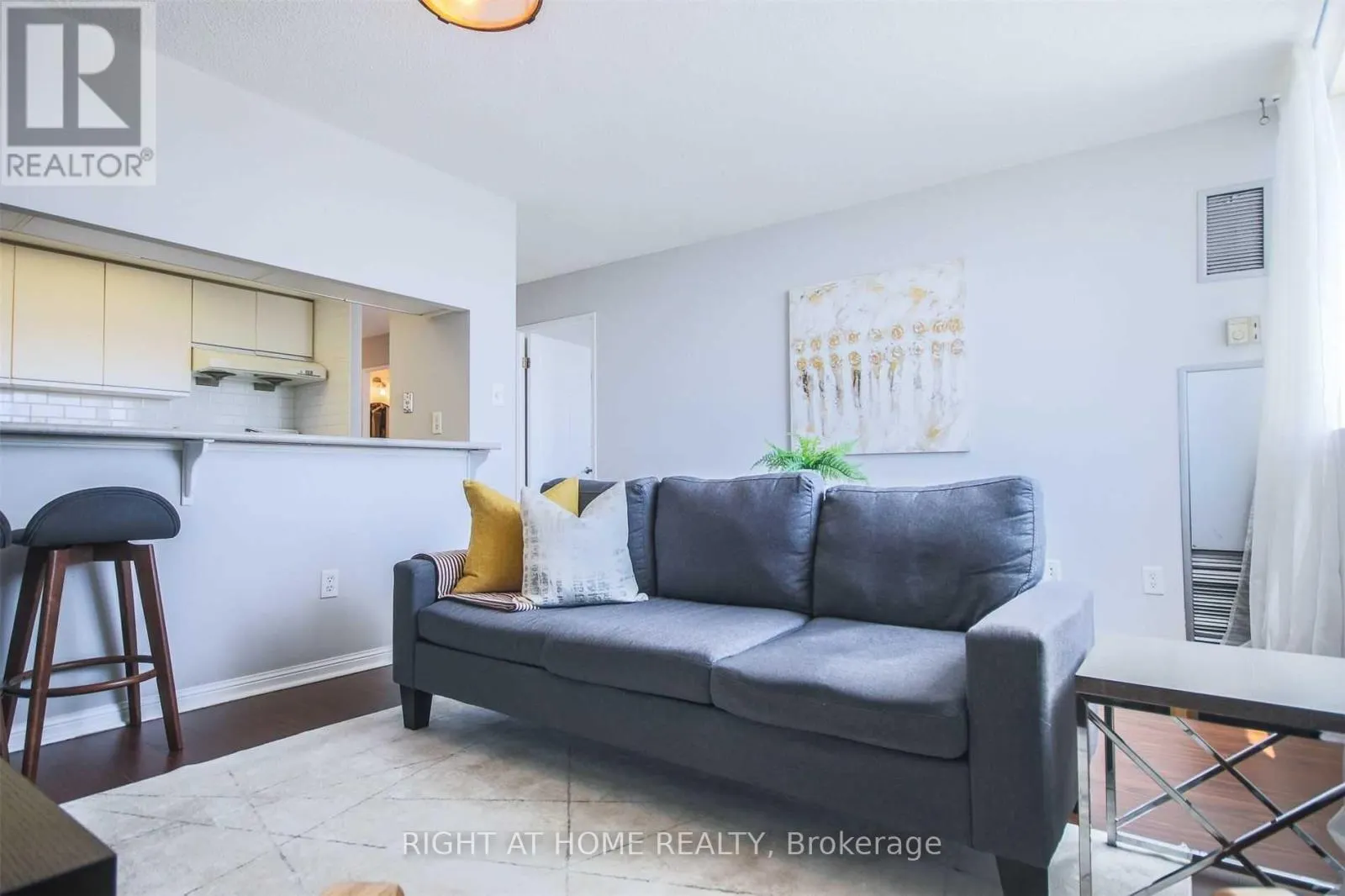 2207 - 101 SUBWAY CRESCENT