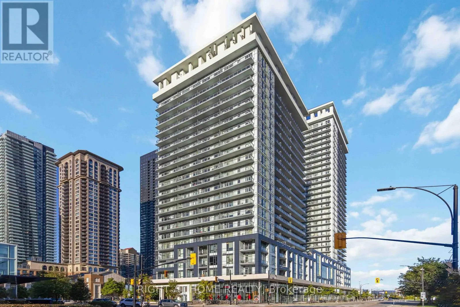 907 - 365 PRINCE OF WALES DRIVE