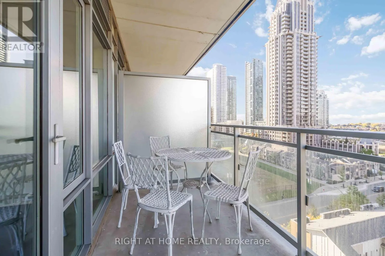 907 - 365 PRINCE OF WALES DRIVE