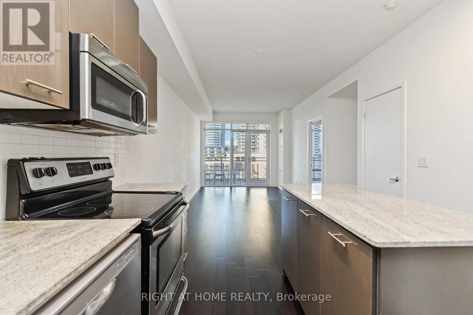 907 - 365 PRINCE OF WALES DRIVE