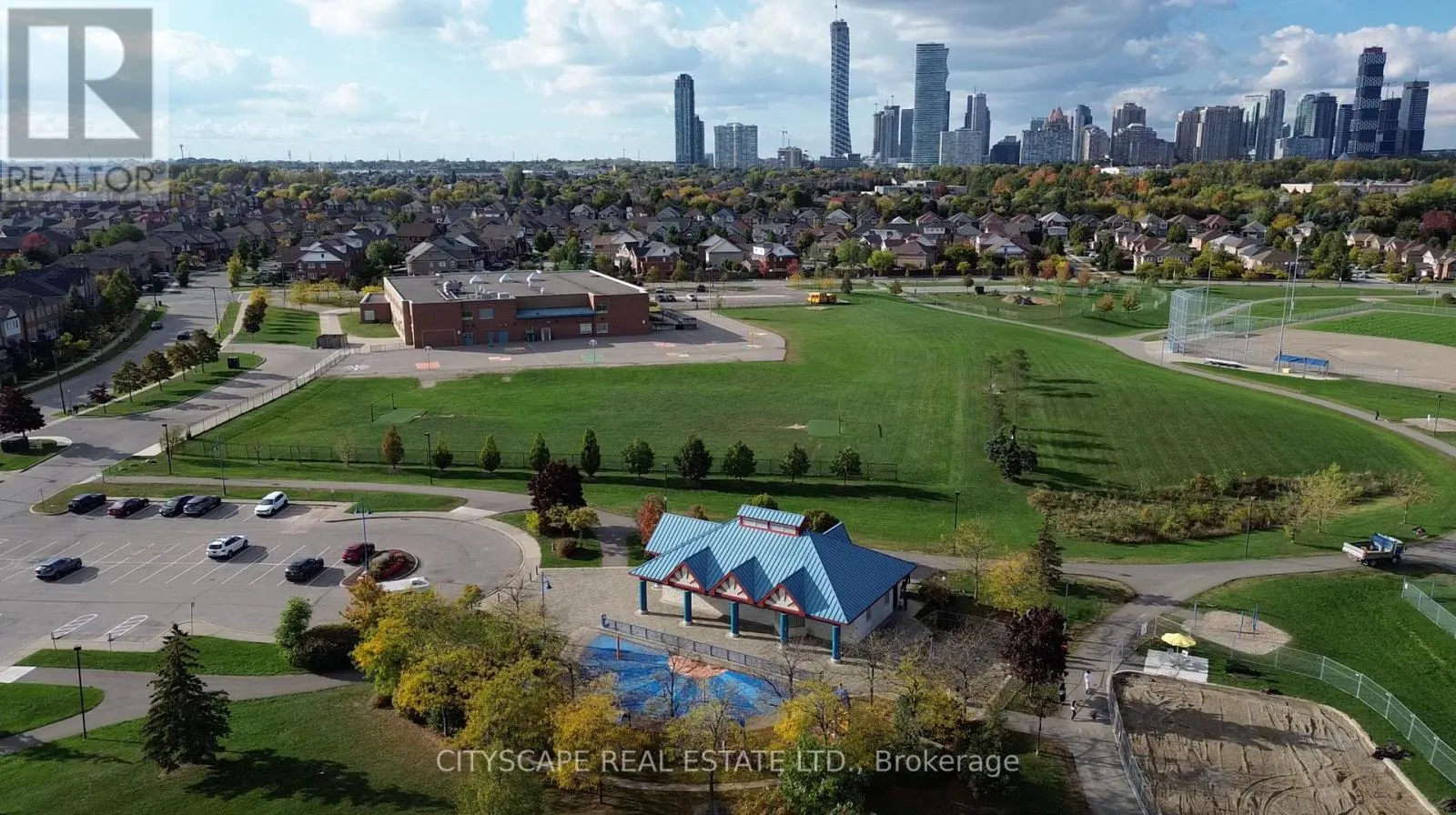 2 - 754 NEIGHBOURHOOD CIRCLE
